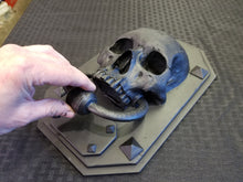 Load image into Gallery viewer, Skull Door Knocker