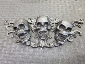 Triple Skull ornament (resin)